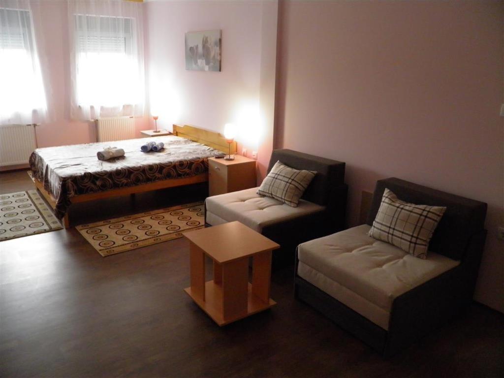 B&B Zmajevo Gnezdo 021 Sremska Kamenica Extérieur photo