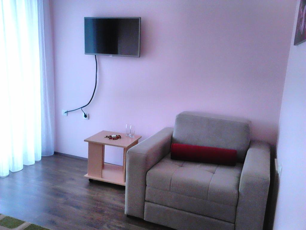 B&B Zmajevo Gnezdo 021 Sremska Kamenica Extérieur photo