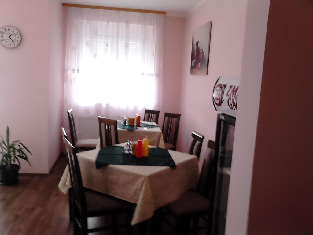 B&B Zmajevo Gnezdo 021 Sremska Kamenica Extérieur photo